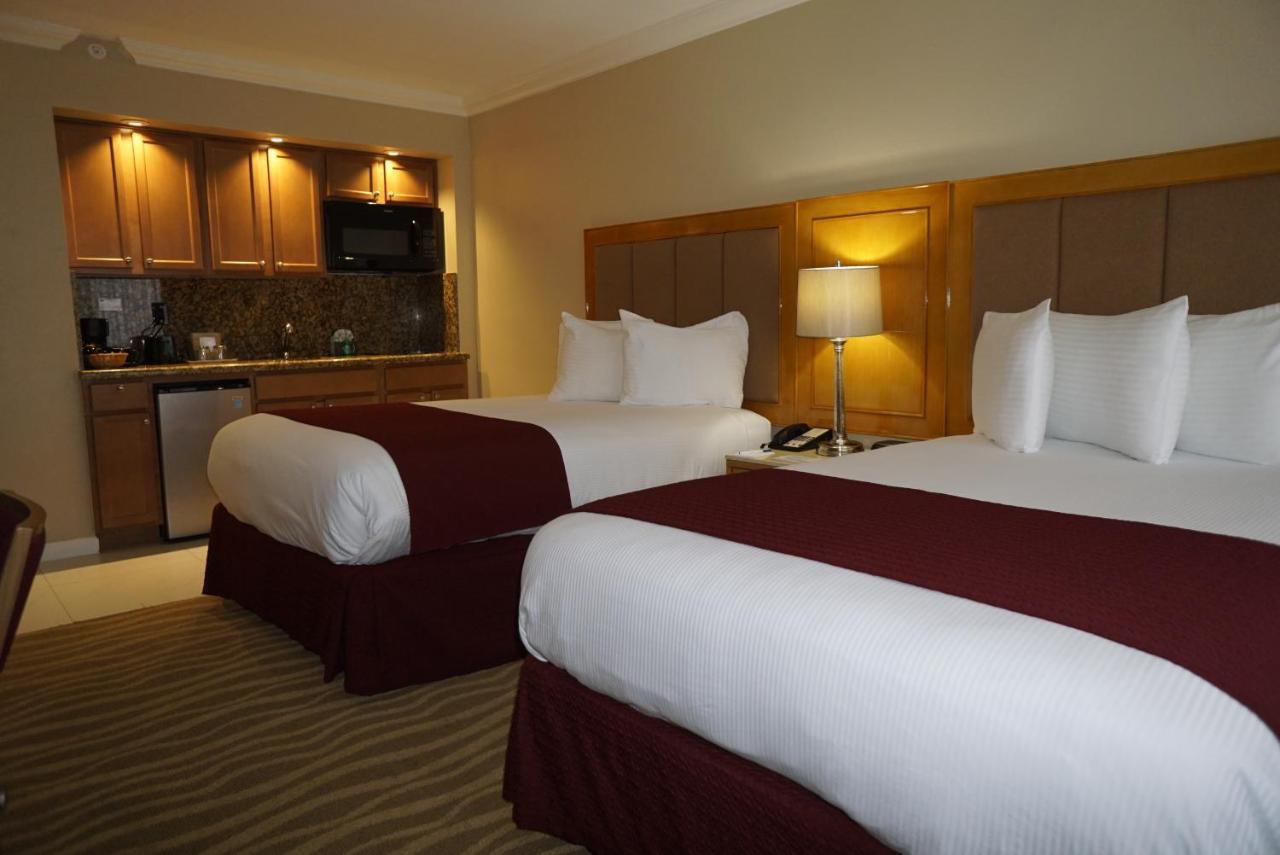 Ocean Sky Hotel & Resort Fort Lauderdale Room photo
