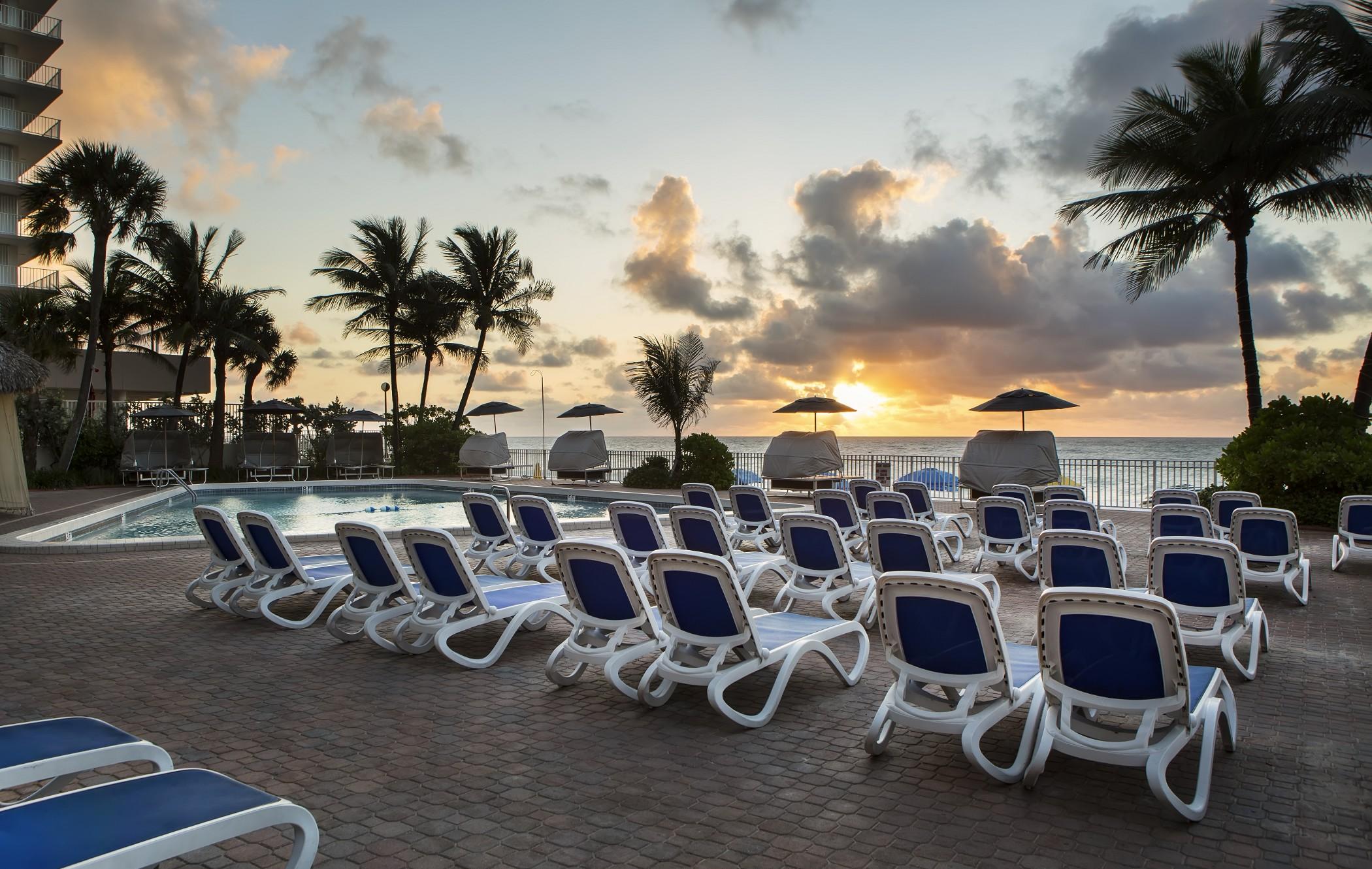 Ocean Sky Hotel & Resort Fort Lauderdale Exterior photo