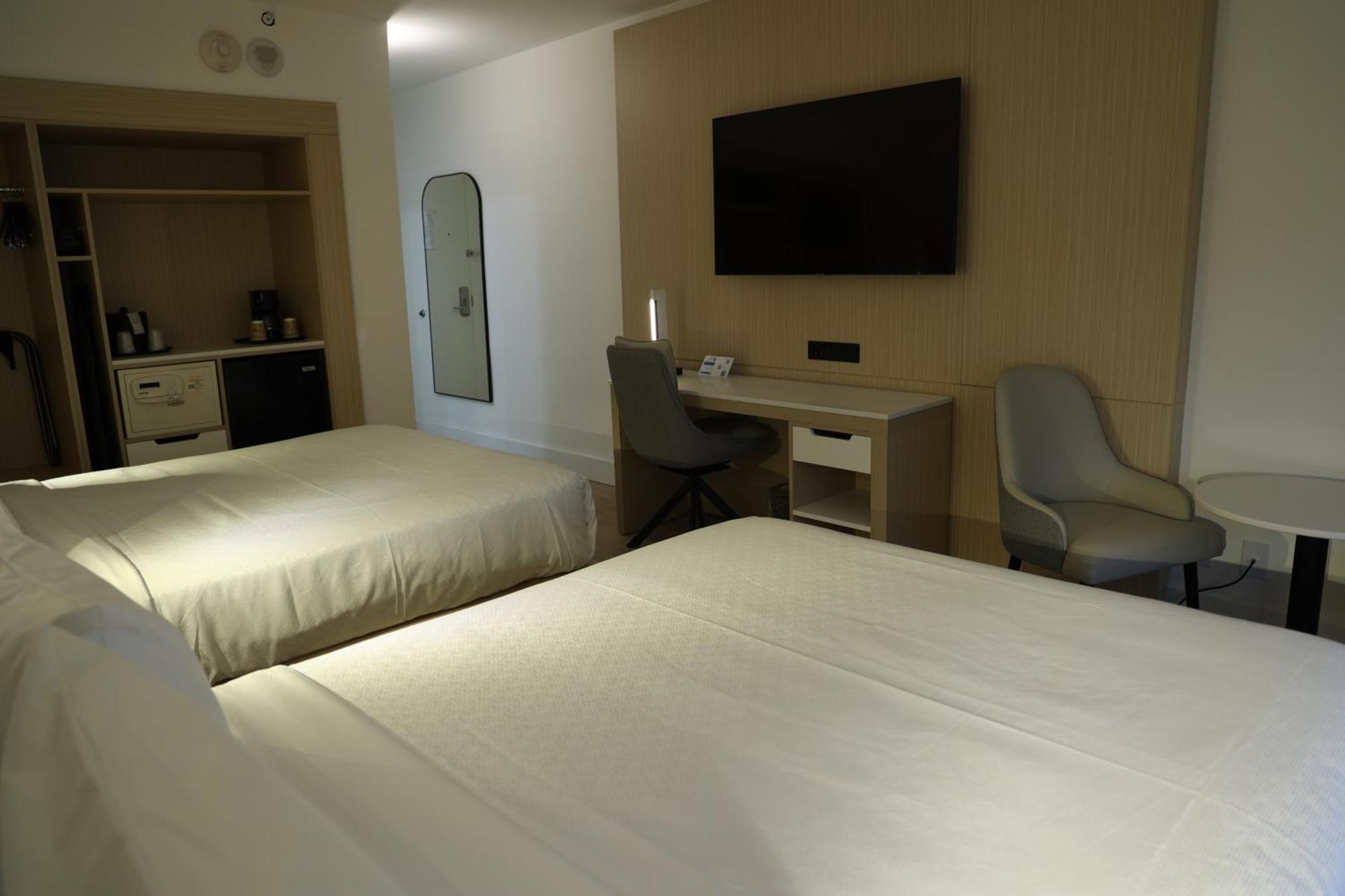 Ocean Sky Hotel & Resort Fort Lauderdale Exterior photo