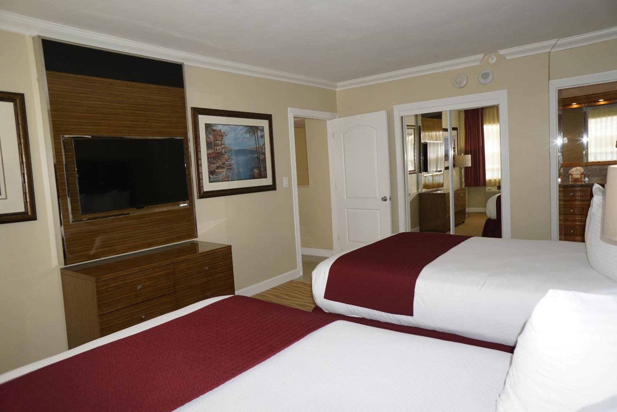 Ocean Sky Hotel & Resort Fort Lauderdale Room photo